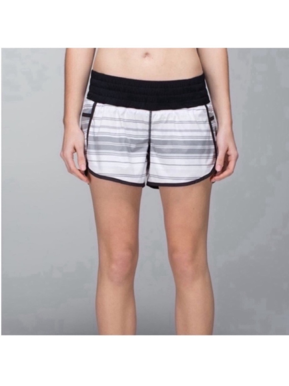 Lululemon tracker shorts II 2 way stretch stripe medium rise outdoor running